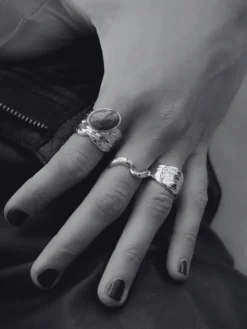 Oyster Shell Ring: Sterling Silver