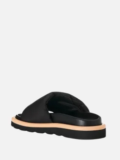 Saige - Black